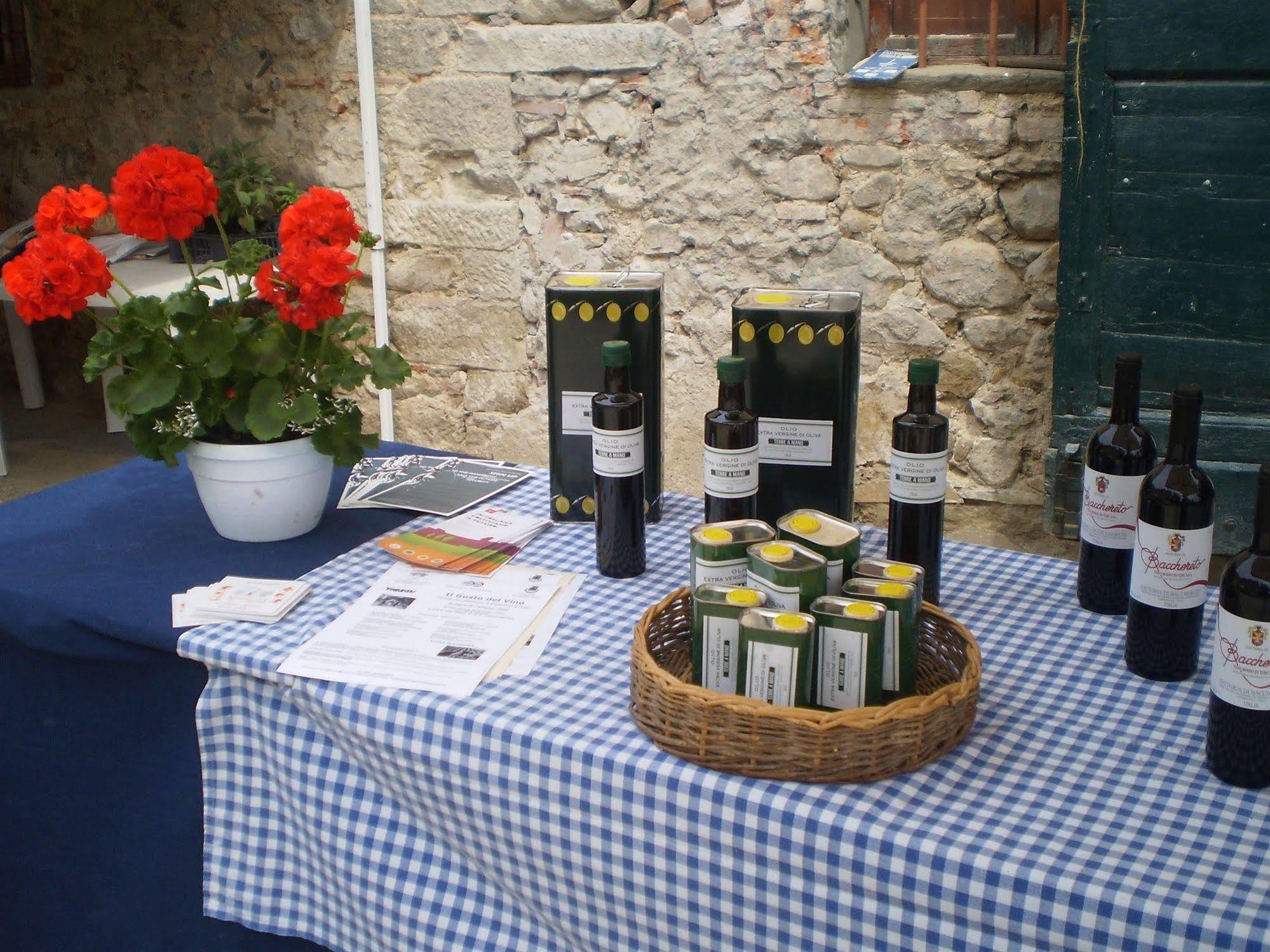 Fattoria Di Bacchereto - Guest House ภายนอก รูปภาพ