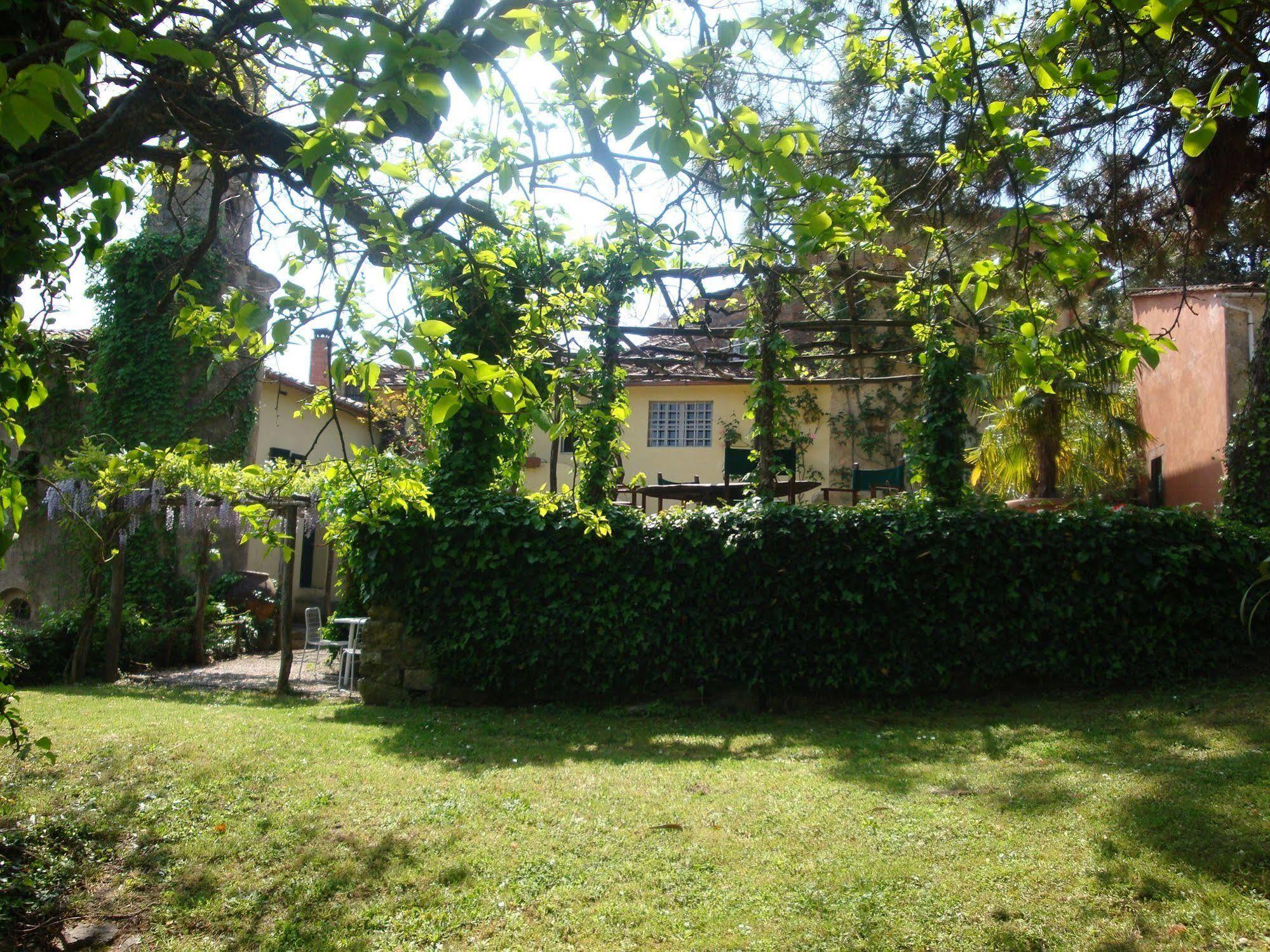 Fattoria Di Bacchereto - Guest House ภายนอก รูปภาพ