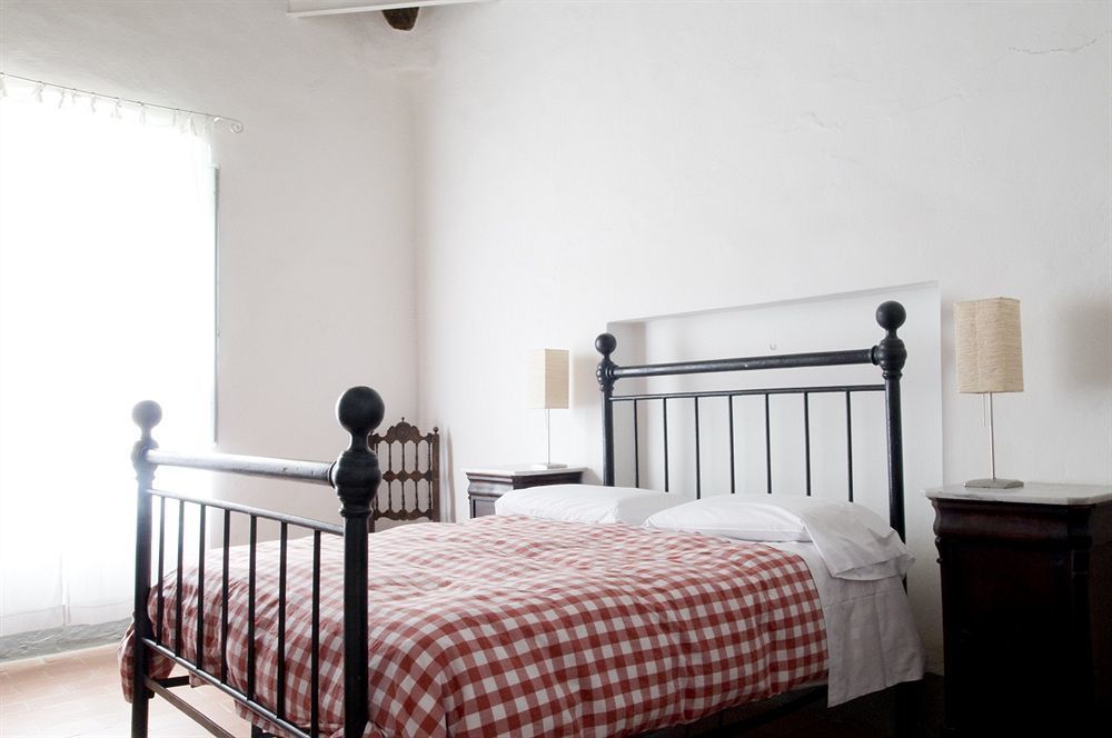 Fattoria Di Bacchereto - Guest House ภายนอก รูปภาพ