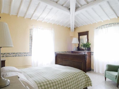 Fattoria Di Bacchereto - Guest House ภายนอก รูปภาพ
